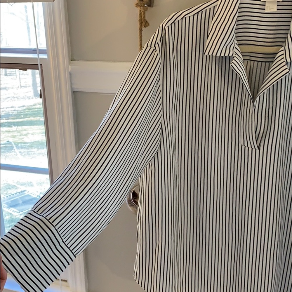 H&M Blouse - Picture 2 of 4